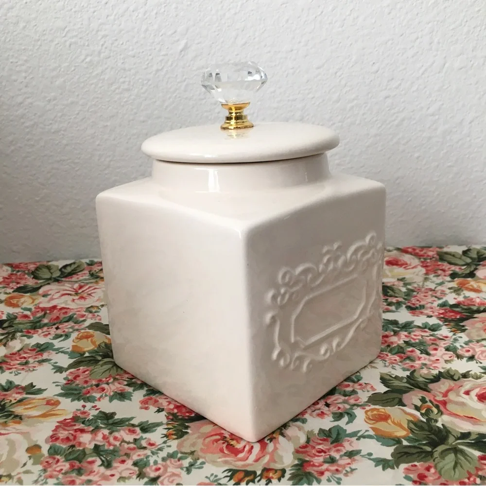 Decorative Jar with Diamond Jewel Knob